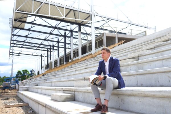 Miesto stadione intensyviai vyksta tribūnų statybos darbai