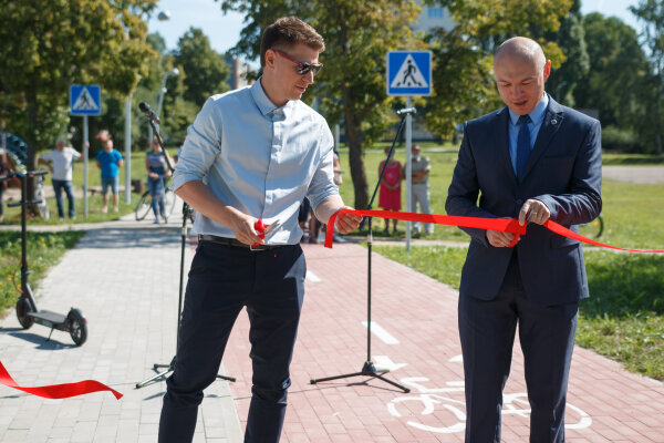 Jonavoje atidarytas naujas pėsčiųjų ir dviračių takas