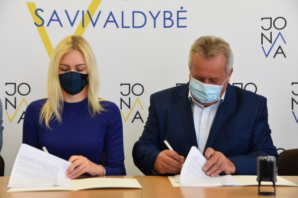 Pasirašyta sutartis dėl naujo baseino statybos darbų