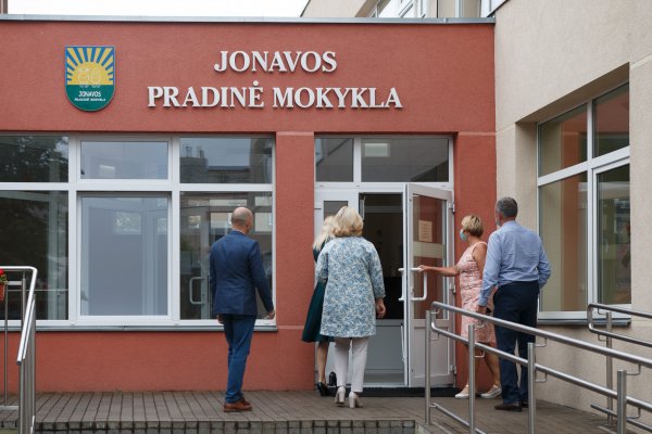 Nustačius COVID-19 židinį, užsidaro Jonavos Pradinė mokykla 