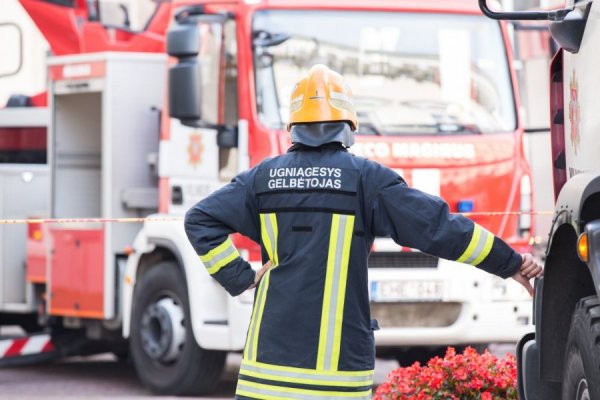 Ugniagesiai prašo gyventojų pasirūpinti kaimynų saugumu 