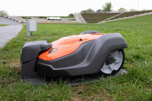 Jonavos Joninių slėnį puoselės robotai