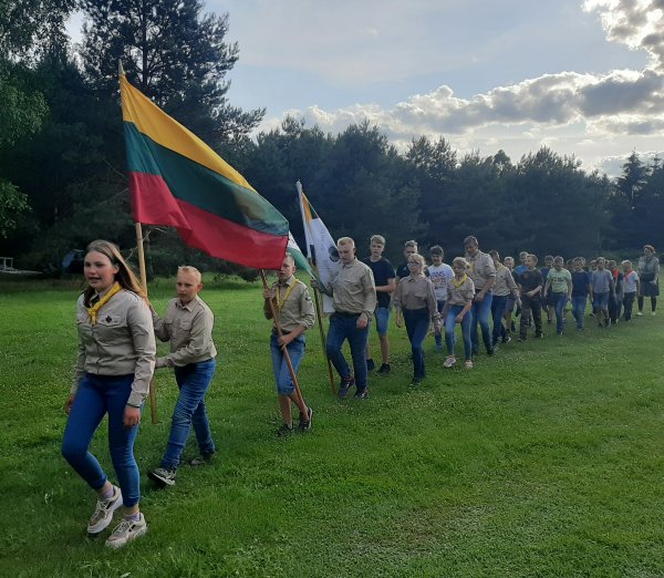 Skautai – aplink pasaulį per 8 dienas