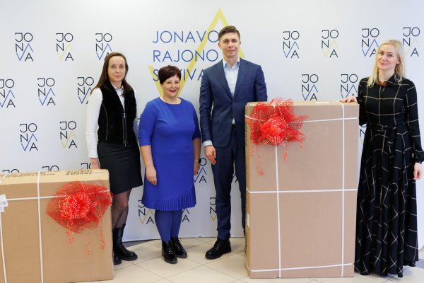 Ruklos pabėgėlių centre gyvenančius vaikus pasieks savivaldybės dovanos