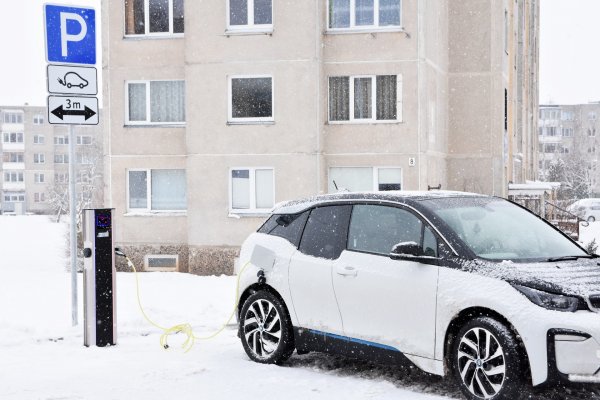 Jonavoje – dar viena elektromobilių įkrovimo stotelė