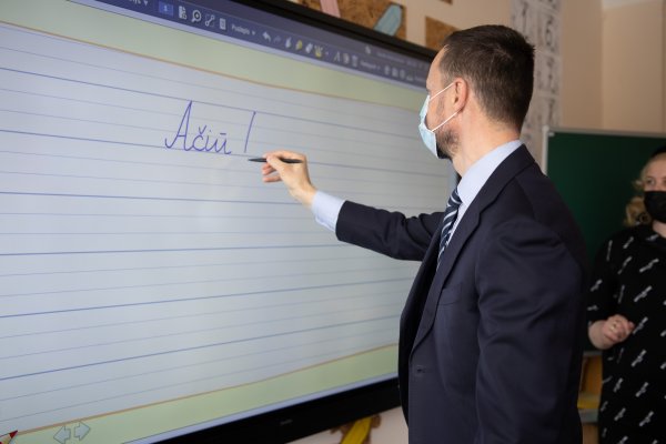 Senamiesčio gimnazijos vadovas skundžia savo veiklos vertinimą, prašo didesnės algos