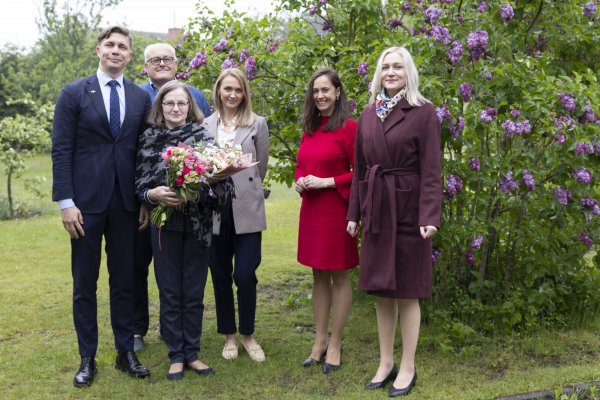 Prezidento apdovanotai mamai – savivaldybės mero sveikinimai