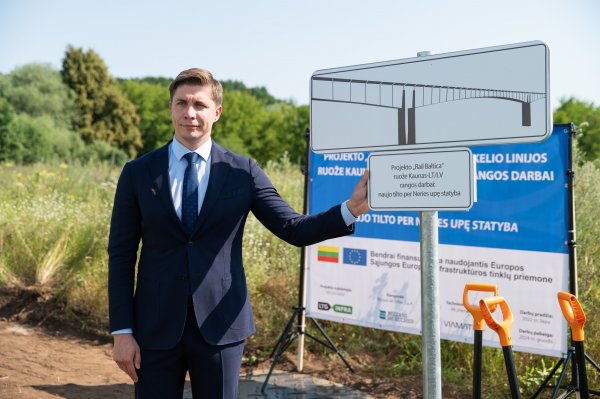 Jonavos rajone simboliškai pažymėtos „Rail Baltica“ tilto per Nerį statybos