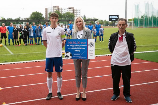 Jonavos vaikinų futbolo komandai – savivaldybės premija