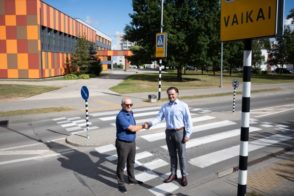 Graži verslo iniciatyva – atnaujino pėsčiųjų perėjas