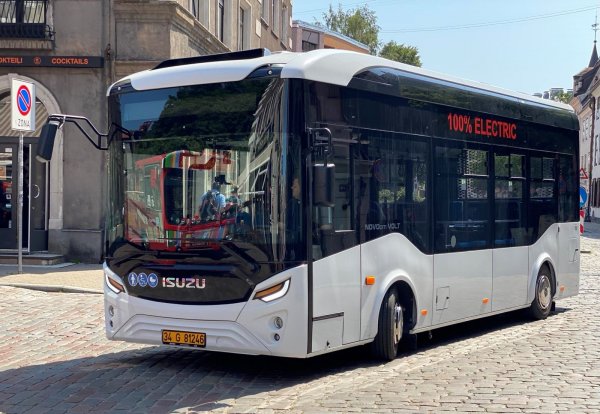 „Jonavos autobusai“ perka tris naujus elektrobusus