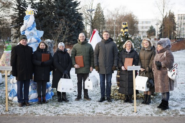 Apdovanoti Kalėdinio miestelio eglučių kūrėjai