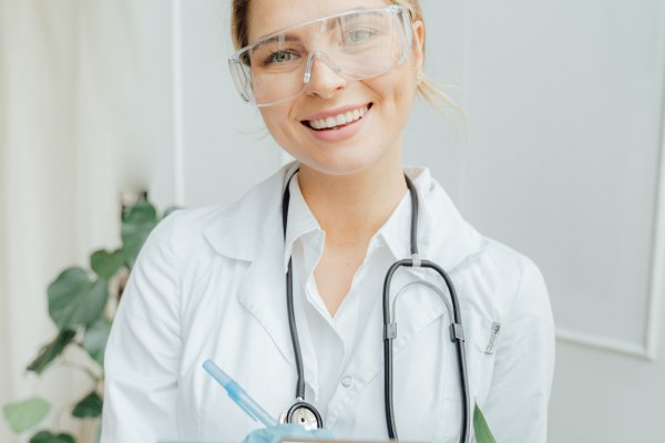 Kviečiame išrinkti Jonavos Metų medicinos darbuotoją!