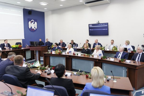 Jonavos taryba sustabdė veiklos išmokų mokėjimą