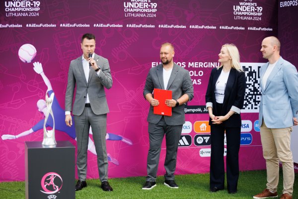 Jonava pasitinka Europos merginų futbolo čempionatą