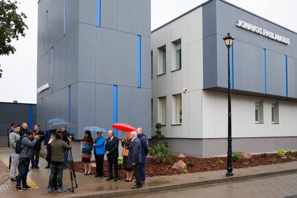 Atnaujintas „Jonavos paslaugų“ pastatas miesto centre