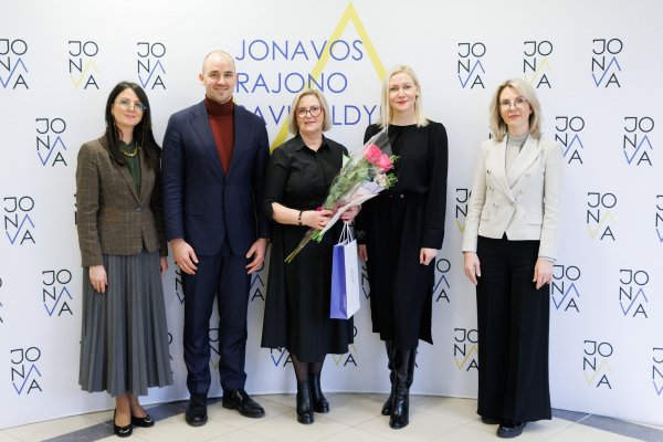 Savivaldybės vadovai pasveikino VSB „Metų specialistę“ L.Rimkuvienę