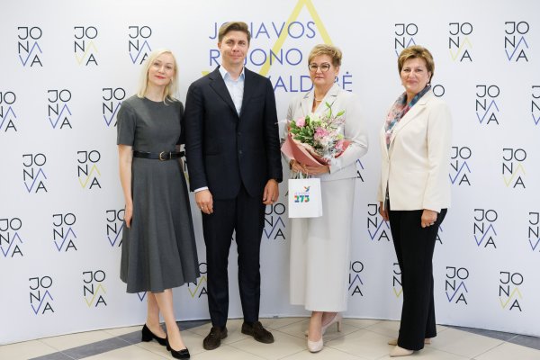 Jonavos rajono Šveicarijos progimnazijai vadovaus A. Kuliešienė 