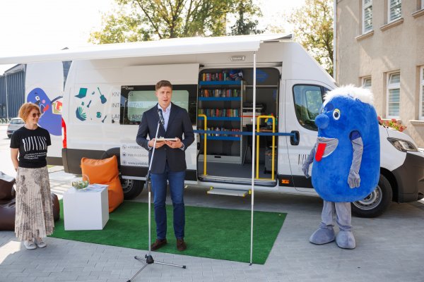 Pristatyta mobilioji biblioteka – nauja paslauga Jonavos rajono gyventojams