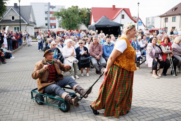 Jonavoje šurmuliavo tradicinis „Rudens kermošius