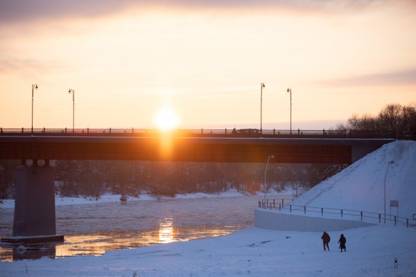 Prognozuojama, kad antradienio popietę Lietuvą  pasieks žemo atmosferos slėgio sūkurio nešami...