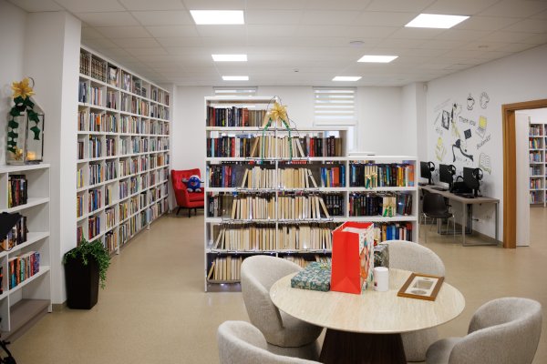Rukloje atidarytas atnaujintas Jonavos rajono savivaldybės viešosios bibliotekos filialas