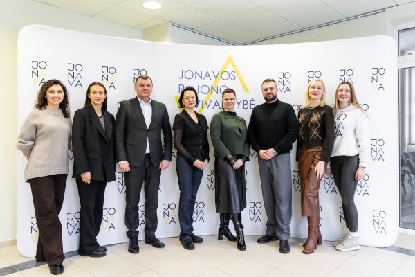 Elektrėnų savivaldybės delegacija lankėsi Jonavoje: dalintasi programėlės „Jonava“ vystymo...