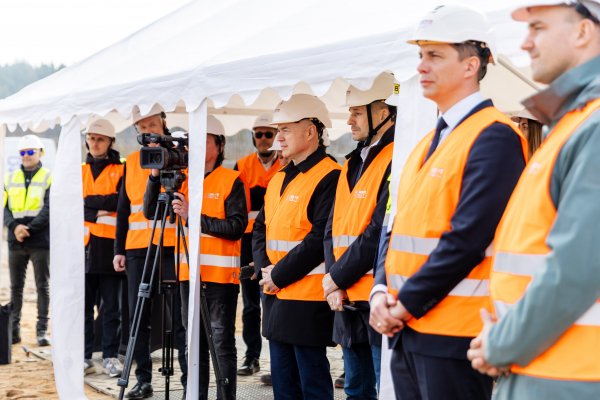 „GlassLT Fire“ Jonavoje stato grūdinto stiklo gamyklą