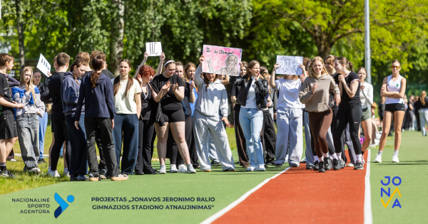 Atnaujintame Jeronimo Ralio gimnazijos stadione – pavasario sporto šventė