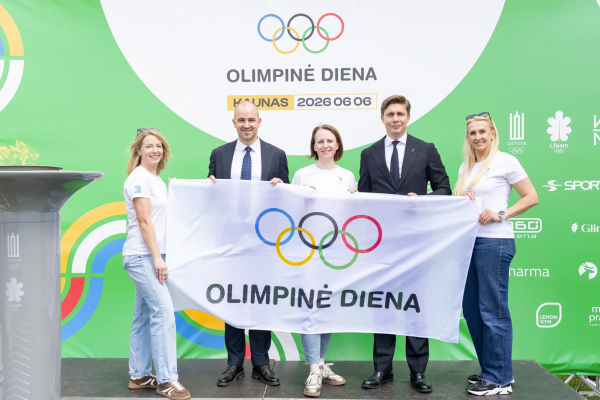 Jonava perėmė Olimpinės dienos vėliavą: didžiausia sporto šventė atkeliauja į mūsų miestą